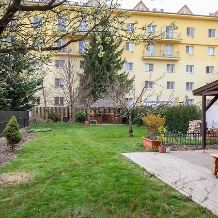 Beautiful And Romantic Penthouse With Two Terraces 布拉迪斯拉发