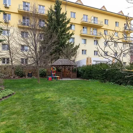 Apartmán Beautiful And Romantic Penthouse With Two Terraces